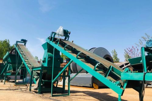 有機(jī)肥生產(chǎn)線核心裝備——翻堆機(jī)的功能、類型與選型指南